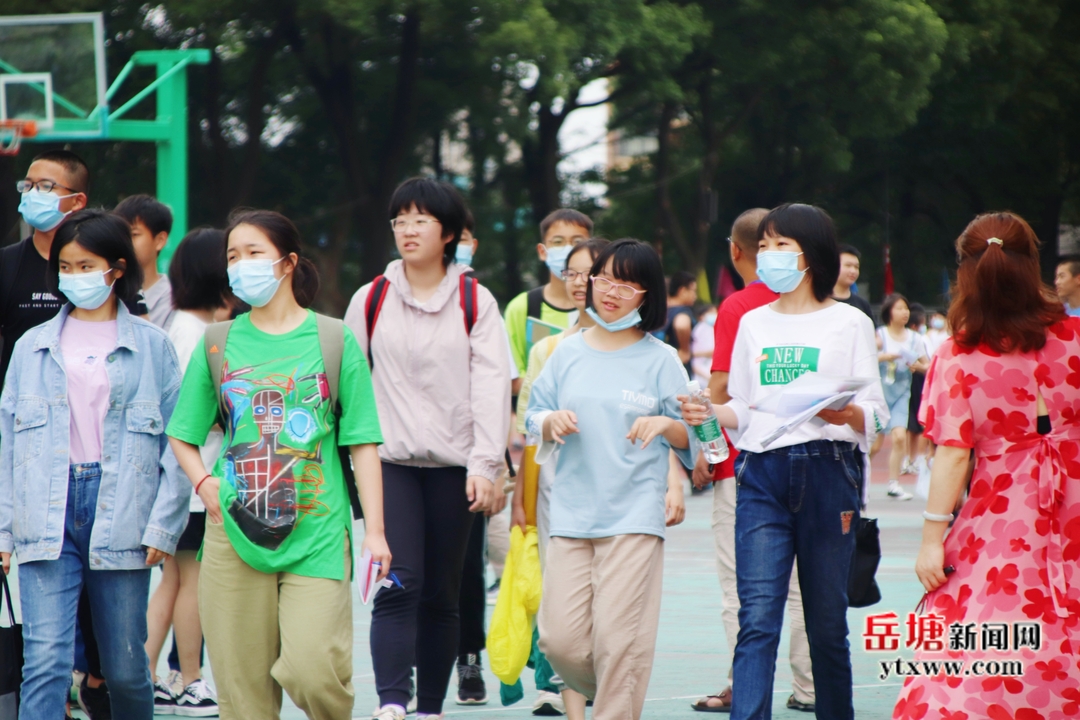 中考啟幕 岳塘區(qū)5827名考生踏上考場