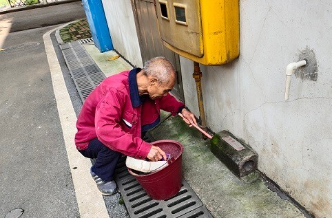 五里堆街道積極開展除“四害”統(tǒng)一投藥消殺行動