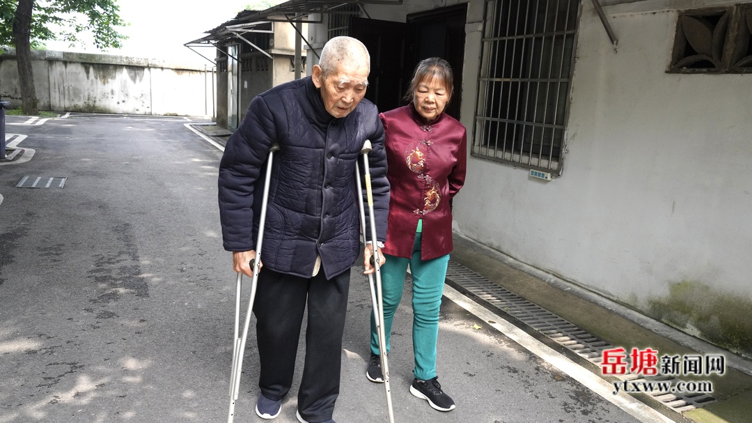 文明實踐看岳塘｜官秀英：三年如一日 義務照顧獨居老人