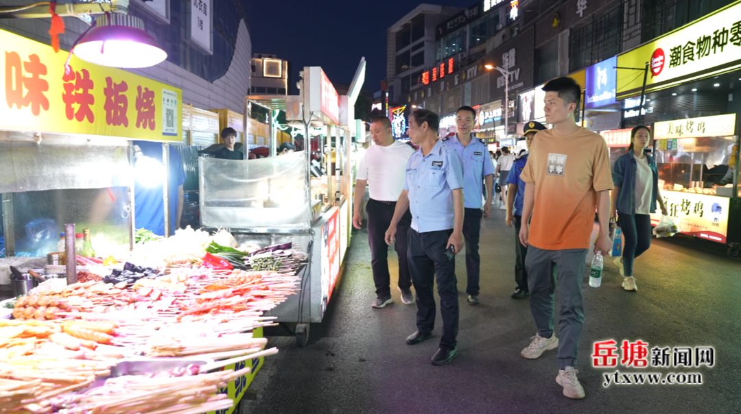 建設(shè)路街道開展夜市整治行動