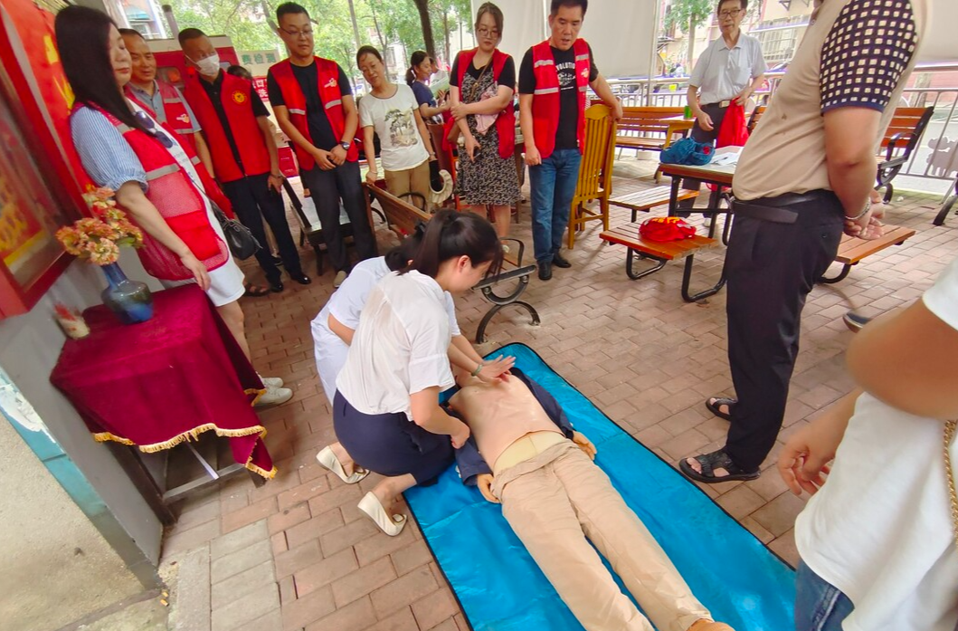 下摄司街道社区卫生服务中心开展世界急救日健康科普活动