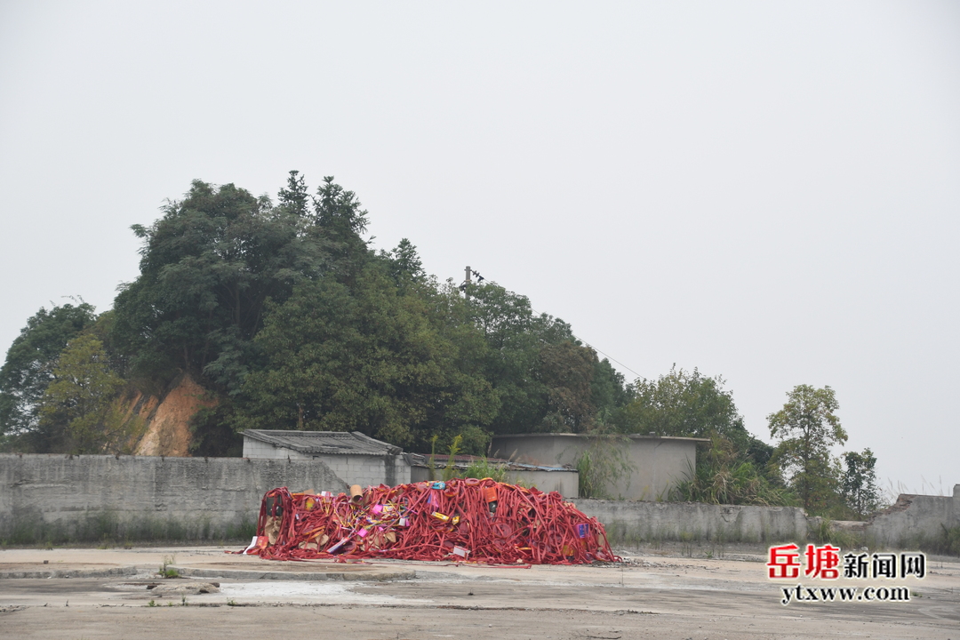 湘潭開展煙花爆竹集中銷毀行動