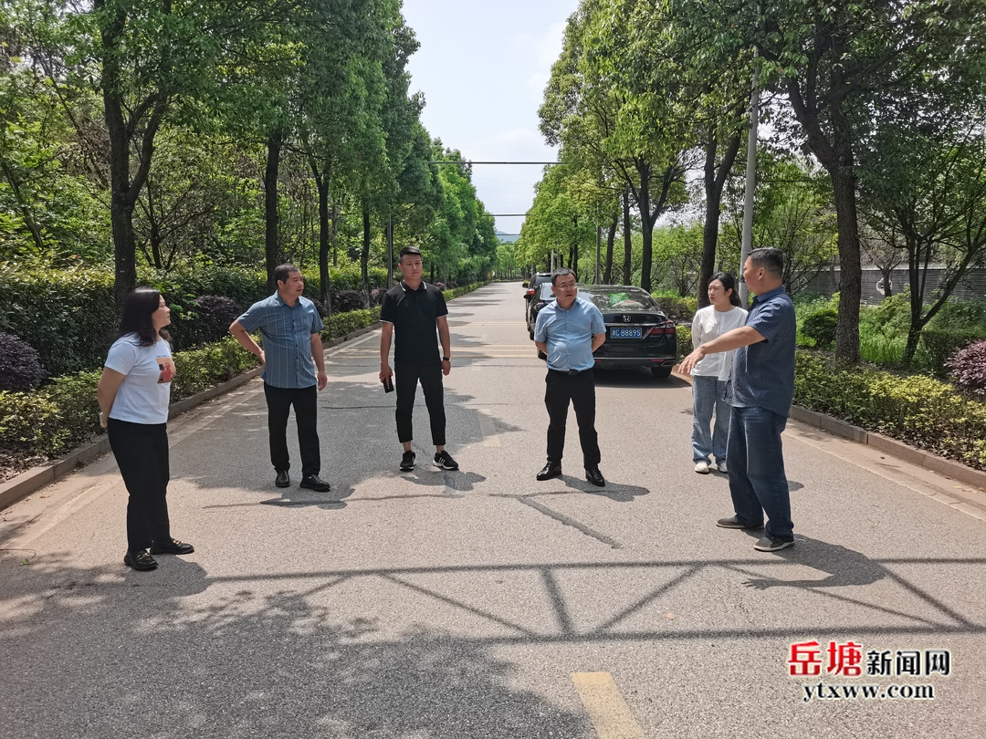 区领导带队开展“五一”节前农村公路安全生产和防汛工作检查