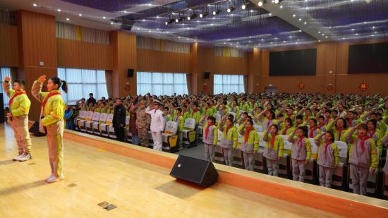【中新网湖南】湘潭市岳塘区开展国防教育“开学第一课”
