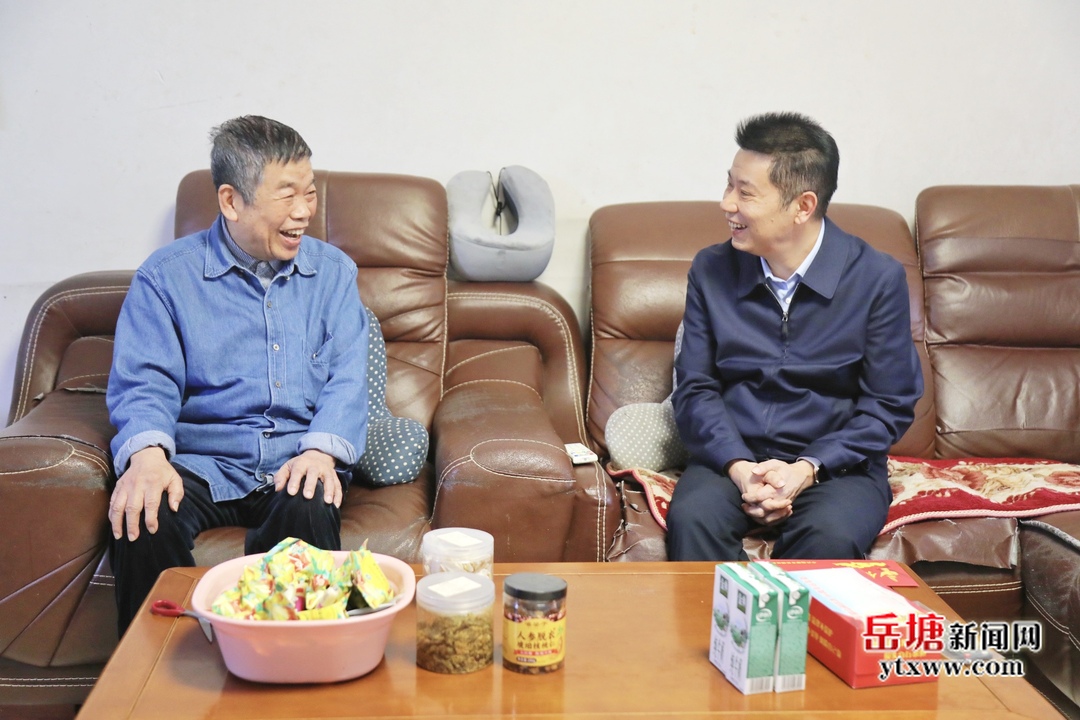 “五一”前夕 曾志君走訪慰問勞動模范