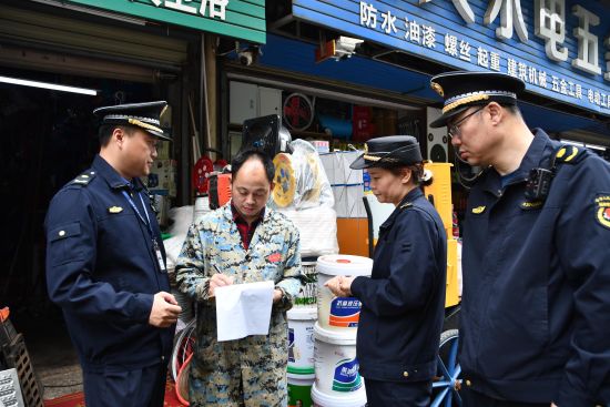 【中新網湖南】湘潭市岳塘區(qū)：開展整治行動 扮靚市容迎“五一”