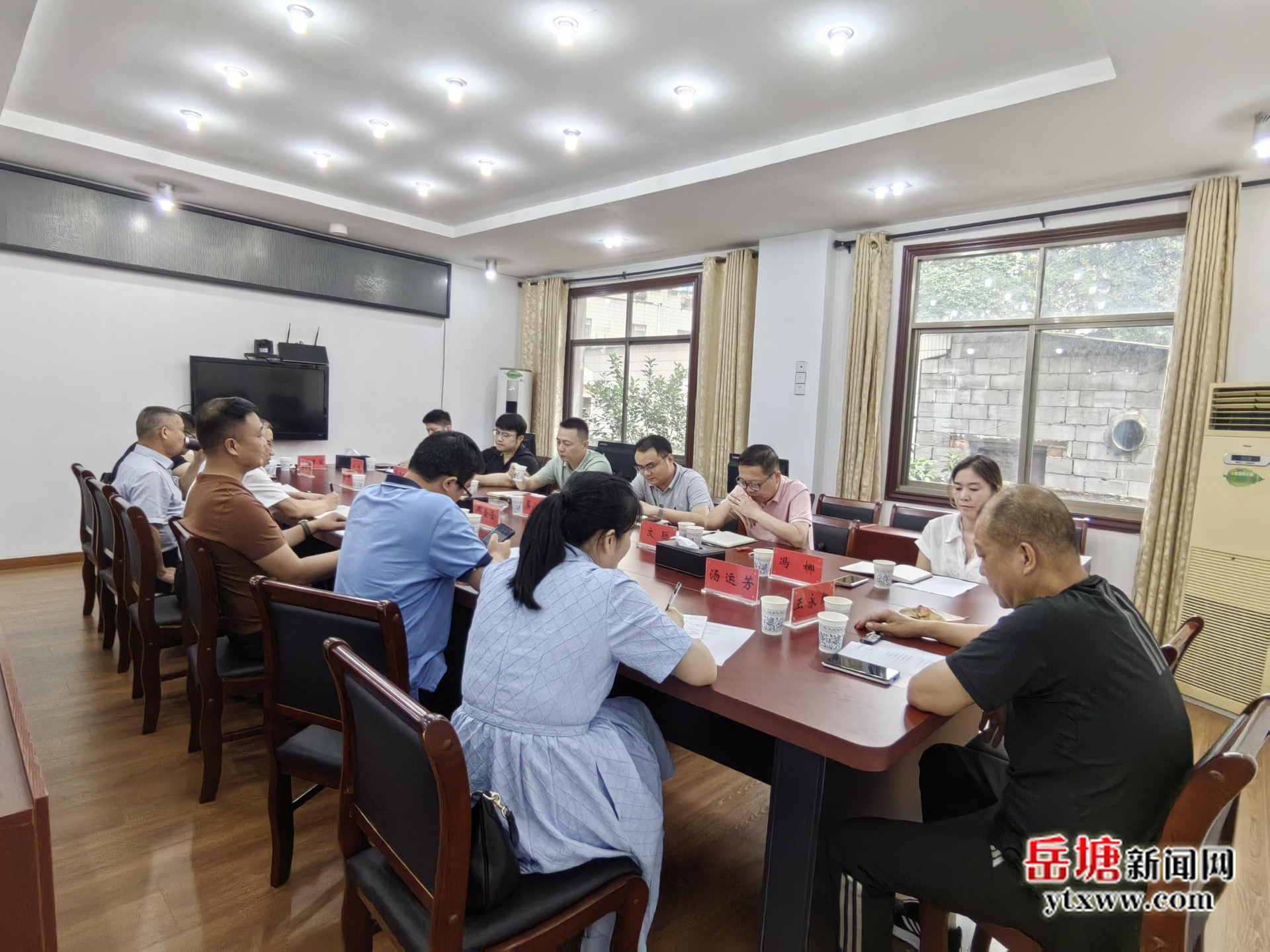 衡陽市祁東縣考察團到湘潭市岳塘區(qū)建設(shè)路街道考察學(xué)習(xí)