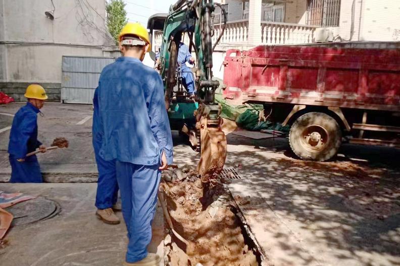 【新華社客戶端】湘潭市岳塘區(qū)：推進老舊小區(qū)燃氣管道安全改造
