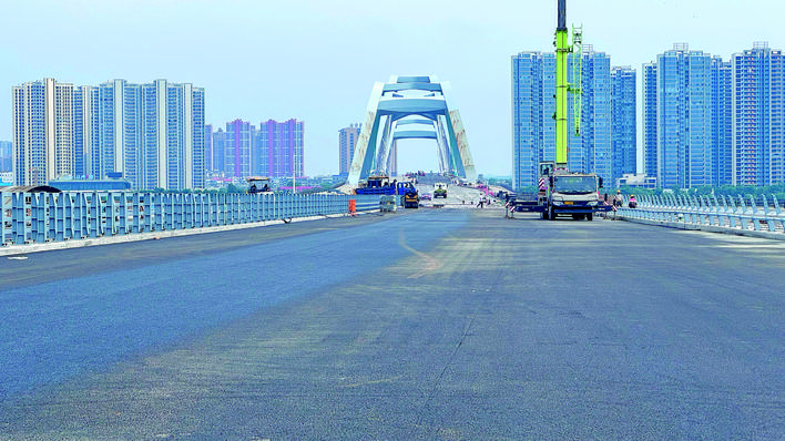 【湘潭日報】下攝司大橋北引線主路貫通