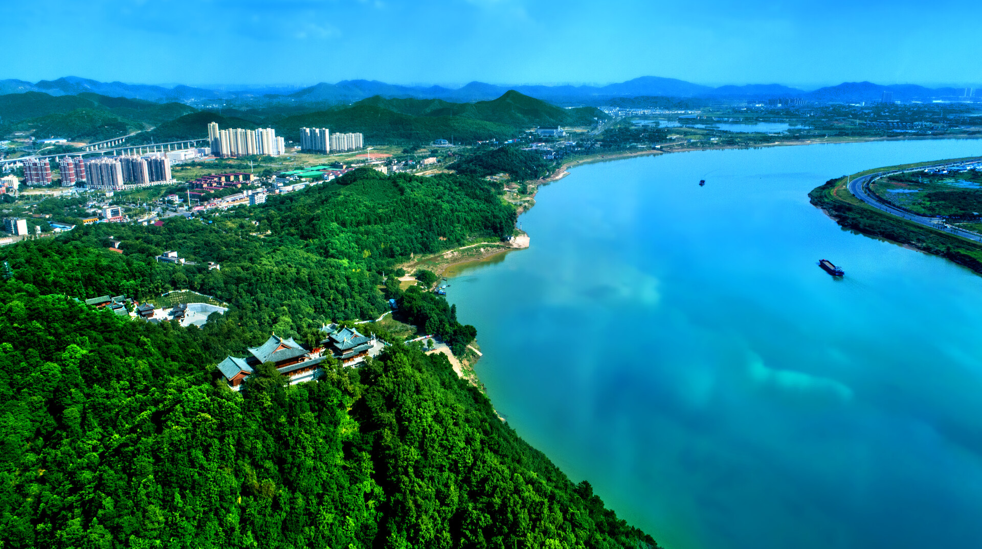 岳塘區(qū)落實(shí)“河長(zhǎng)制” 打造美麗幸福河湖