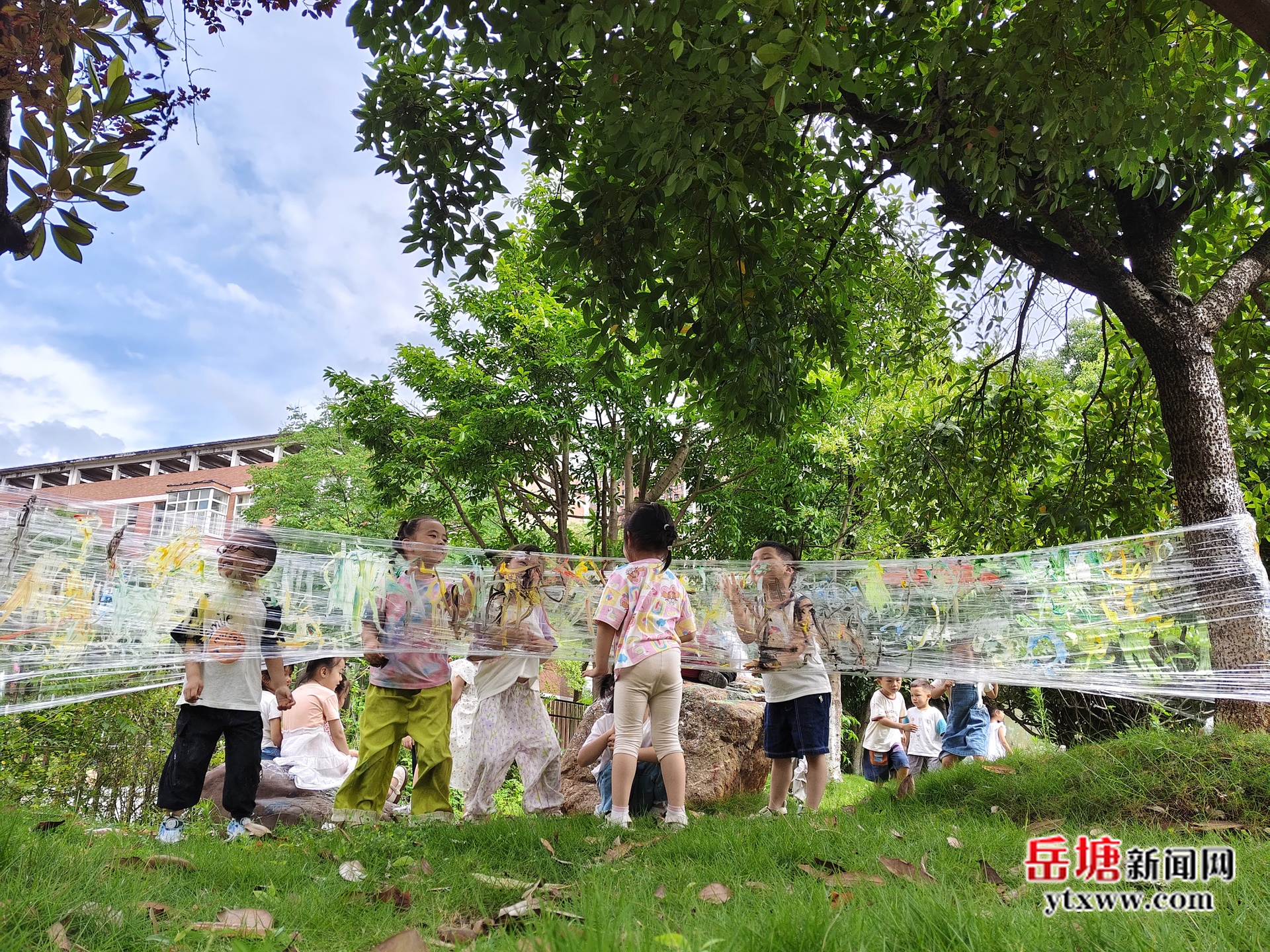 岳塘區(qū)火炬公辦幼兒園入選全國“生態(tài)友好幼兒園”項目試點園名單