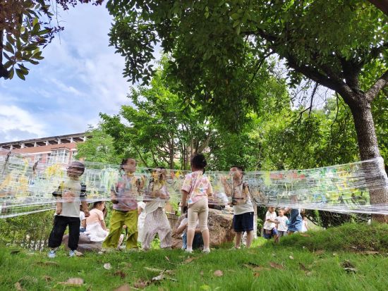 【中新網(wǎng)湖南】湘潭市岳塘區(qū)火炬公辦幼兒園入選全國(guó)“生態(tài)友好幼兒園”項(xiàng)目試點(diǎn)園名單