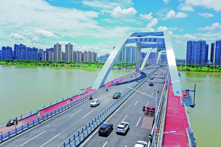 【湘潭日?qǐng)?bào)】下攝司大橋正式通車 湘潭市主城區(qū)到湘潭縣又添一條過江通道