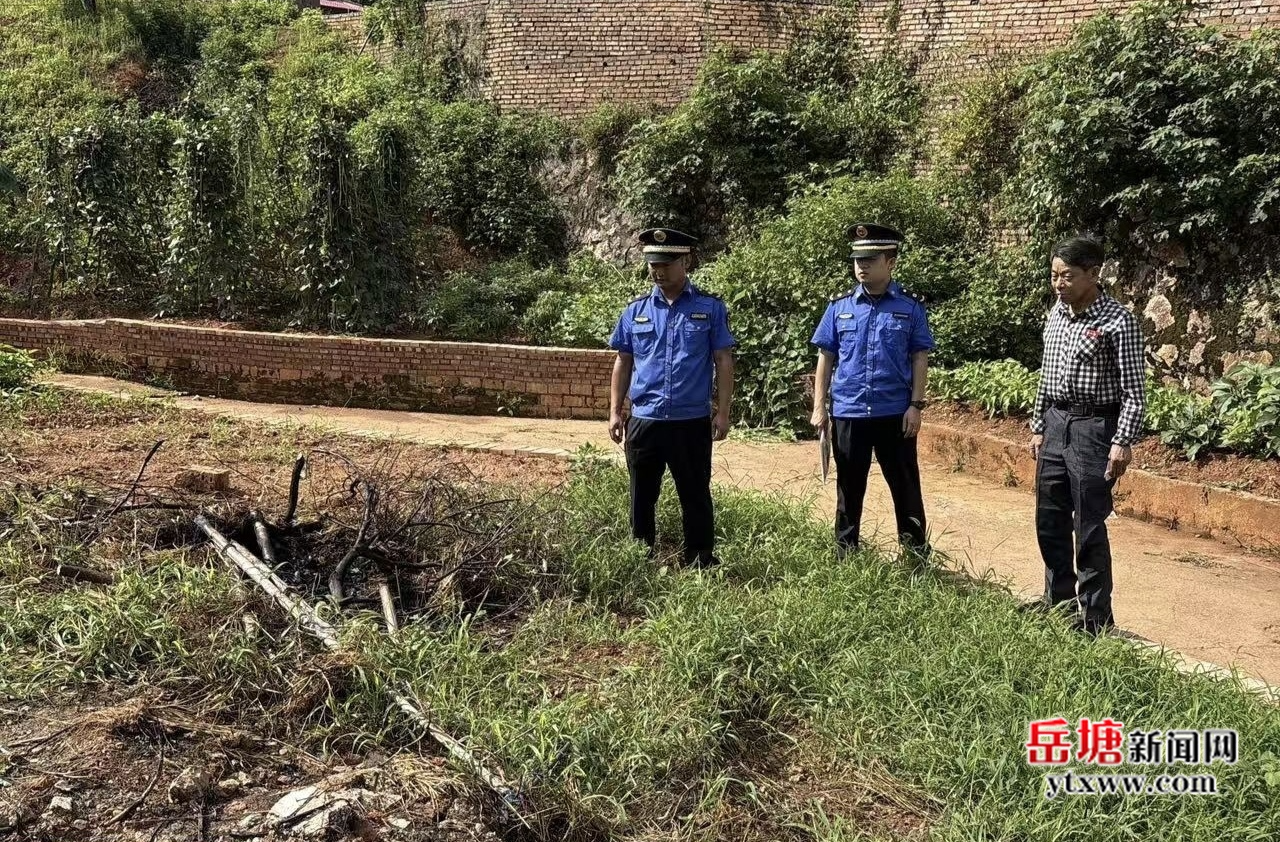 岳塘城管：守護藍天 抓實夏季秸稈禁燃工作