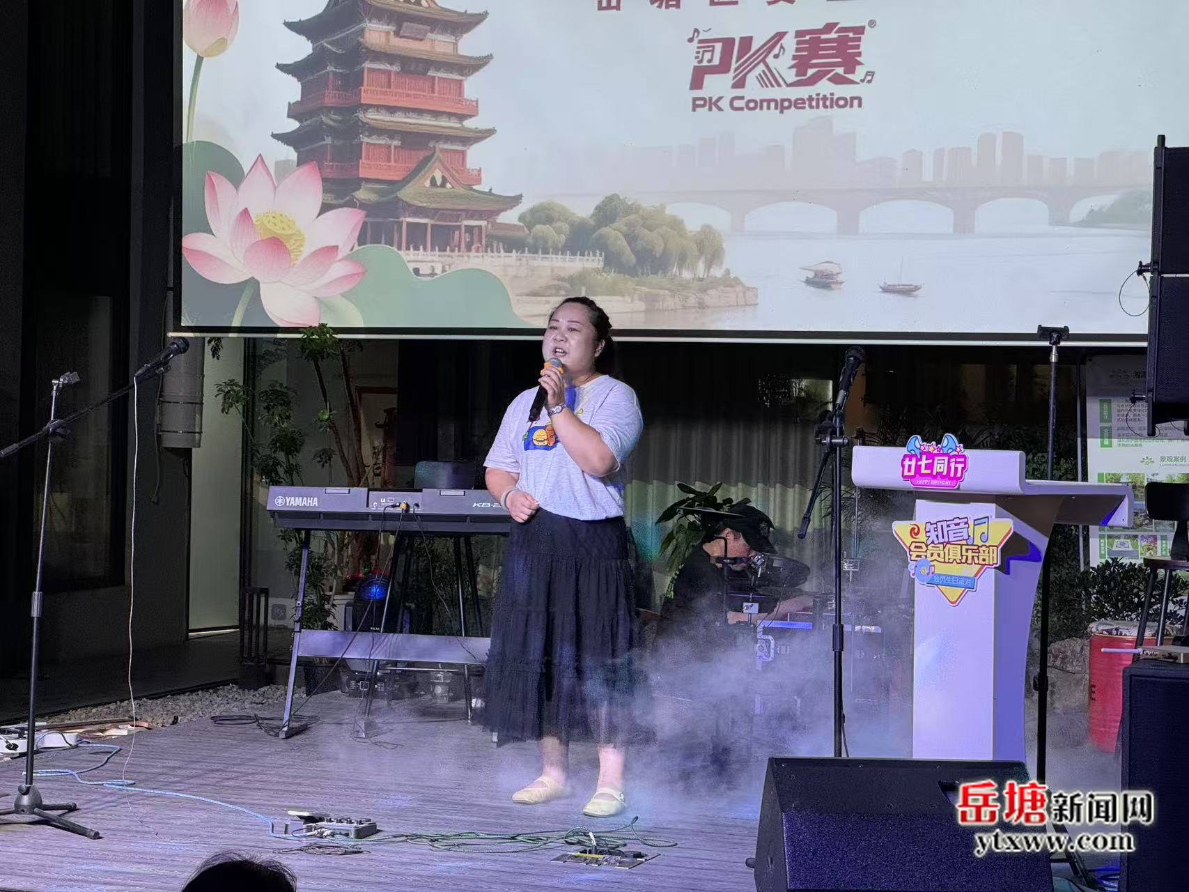 “我愛湘潭我的家”之“唱湘潭”暨“蓮城百姓大舞臺(tái)”“周周樂群眾文化活動(dòng)·會(huì)唱你就來”PK賽岳塘賽區(qū)活動(dòng)火熱舉行