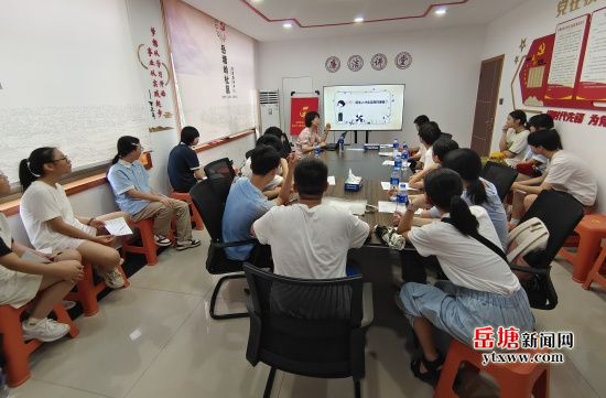 岳塘嶺社區(qū)開展“防性侵+防溺水”知識講座
