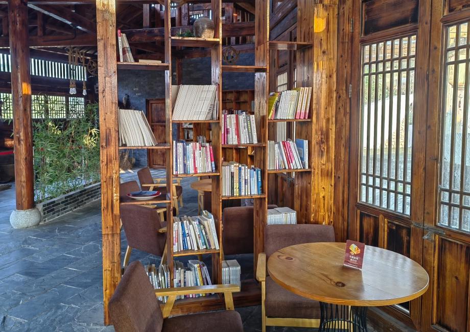 【中國(guó)日?qǐng)?bào)網(wǎng)】湘潭市岳塘區(qū)：書(shū)屋倚闌建 清香溢四周