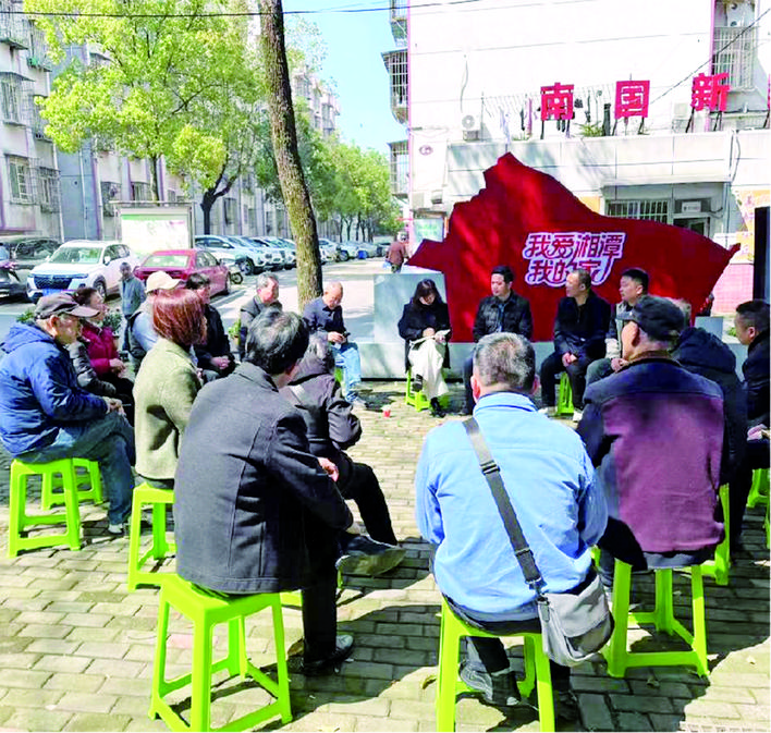 【湘潭日?qǐng)?bào)】赤子情懷映蓮城——市人大代表岳塘區(qū)小組組長(zhǎng)履職紀(jì)實(shí)