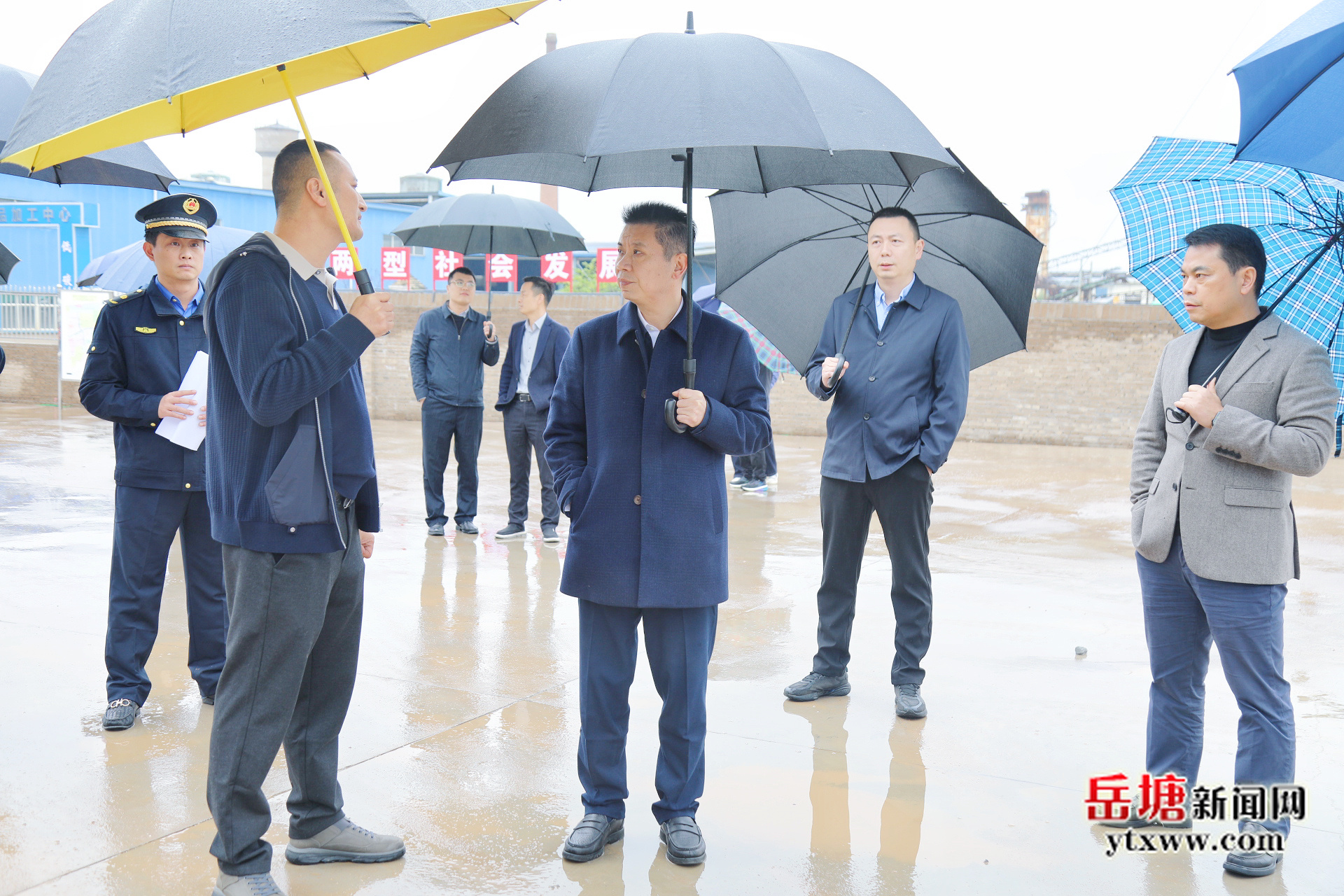 曾志君调研竹埠港土地污染地块治理、建筑垃圾整治和爱劳渠黑臭水体治理工作