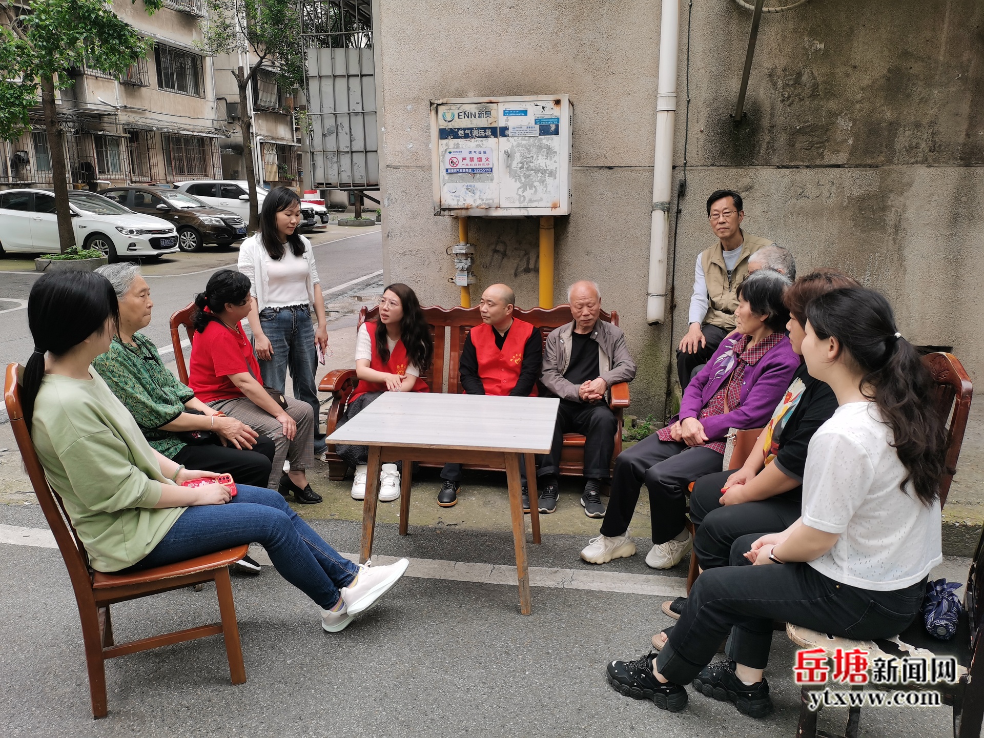 岳塘街道：2800余名老党员“各显神通”助力社区治理