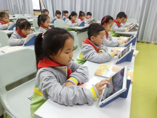 【中新网湖南】湘潭市岳塘区多措并举提升中小学生信息素养