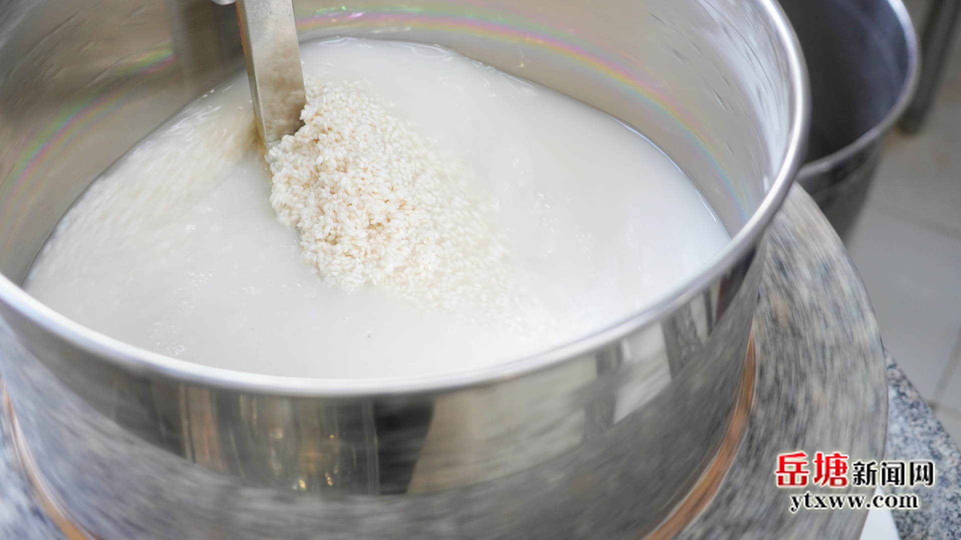 吃在湘潭 有味岳塘丨有吃堂：坚守与创新 推动非遗石磨米粉香飘四海