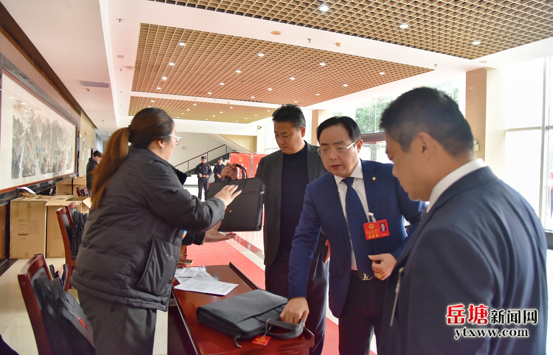 兩會進行時｜岳塘區(qū)人大代表報到 攜“民聲”赴盛會