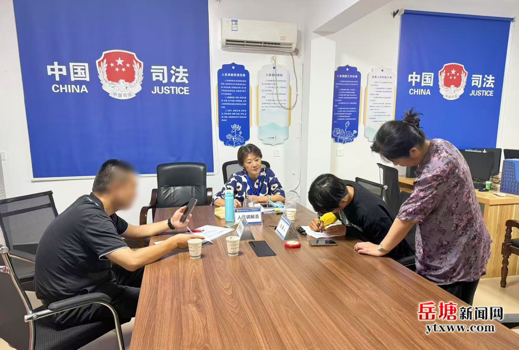 錨定現(xiàn)代化 改革再深化｜岳塘區(qū)：創(chuàng)新多元聯(lián)調(diào)工作機(jī)制 推動(dòng)矛盾糾紛一站式化解