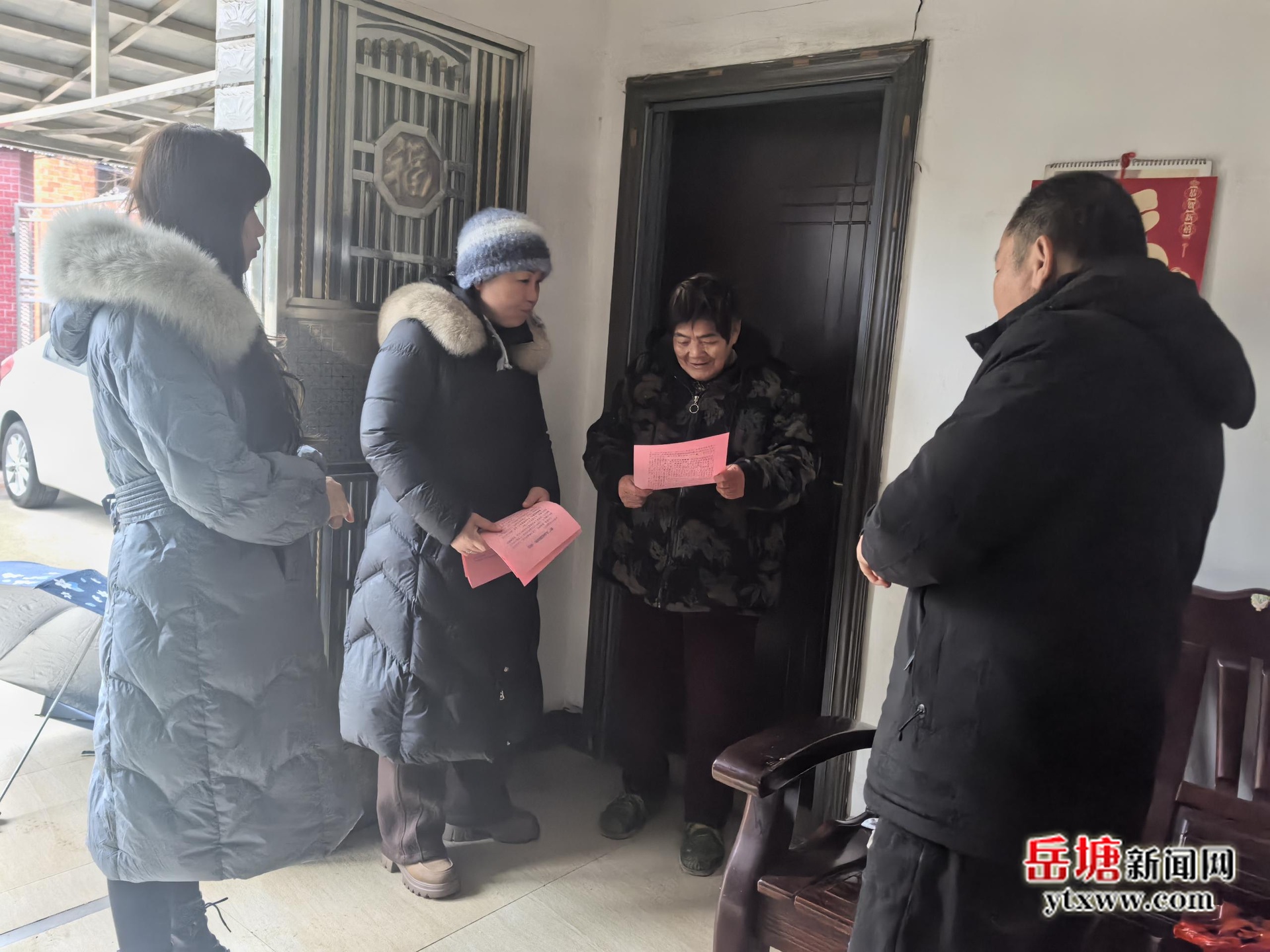 岳塘區(qū)全力應對低溫雨雪冰凍天氣 多維防控護平安