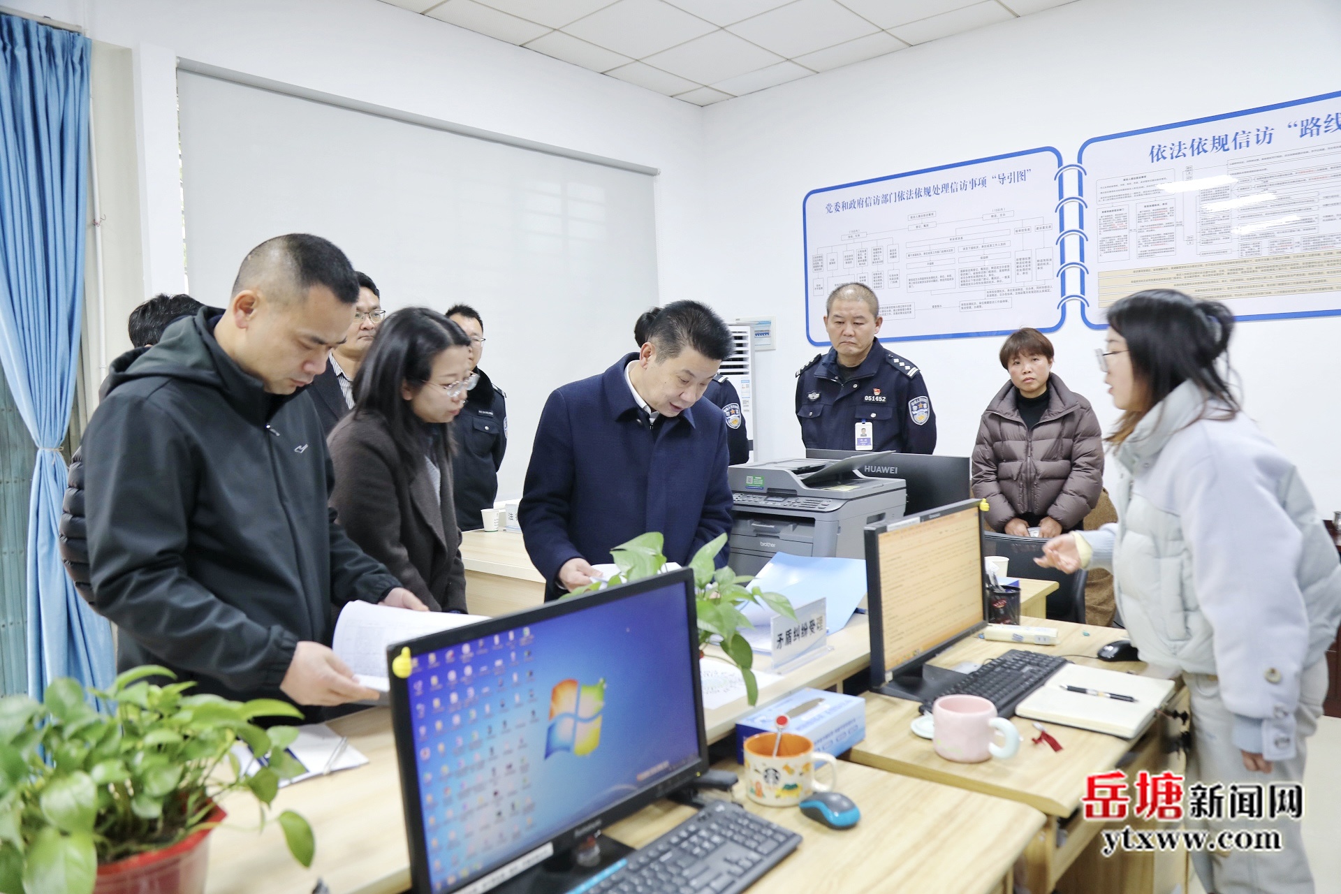 曾志君开展全区社会稳定工作调研