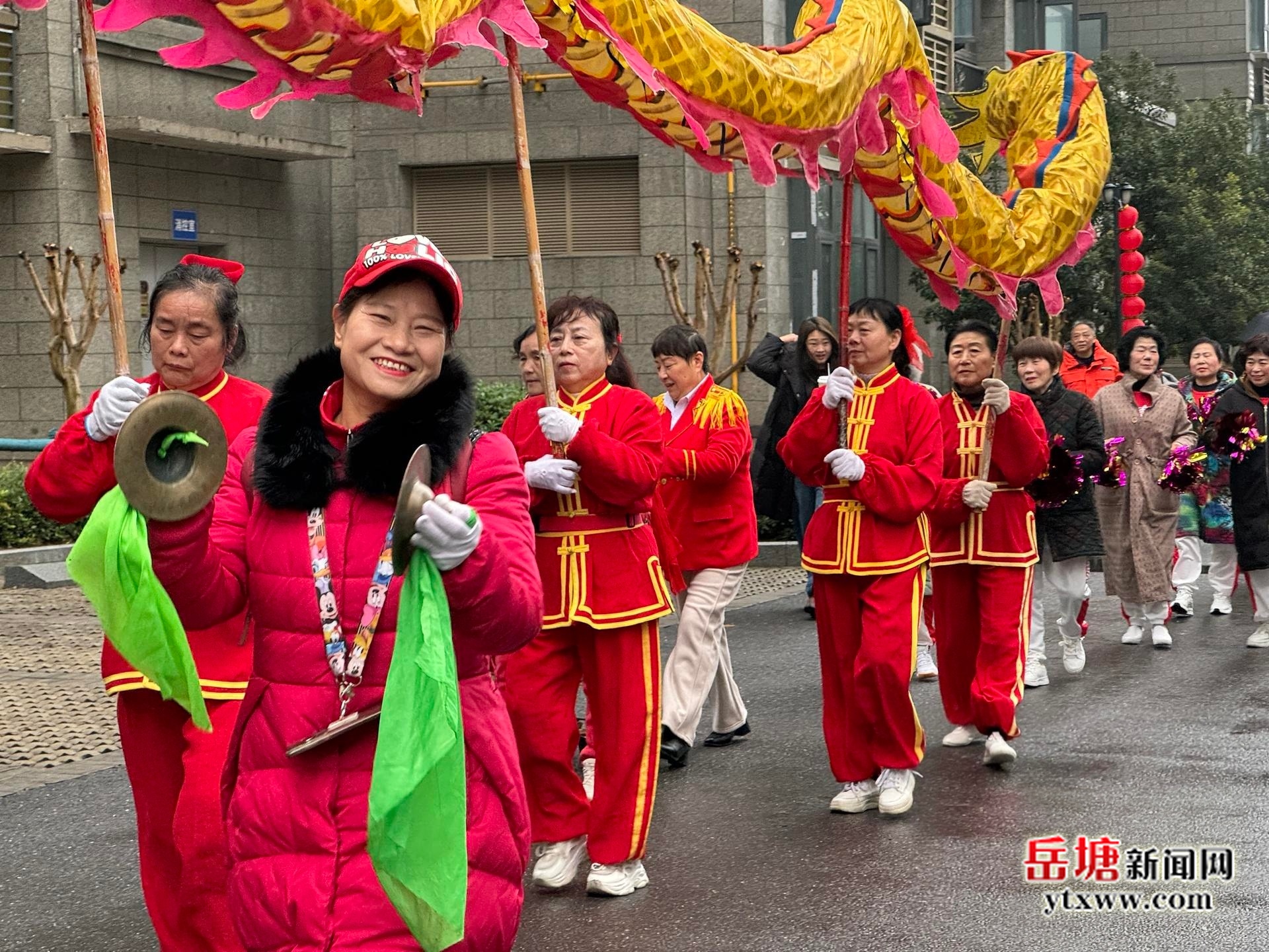 岳塘區(qū) “15分鐘黨群服務圈”：新春暖意濃 服務再升級