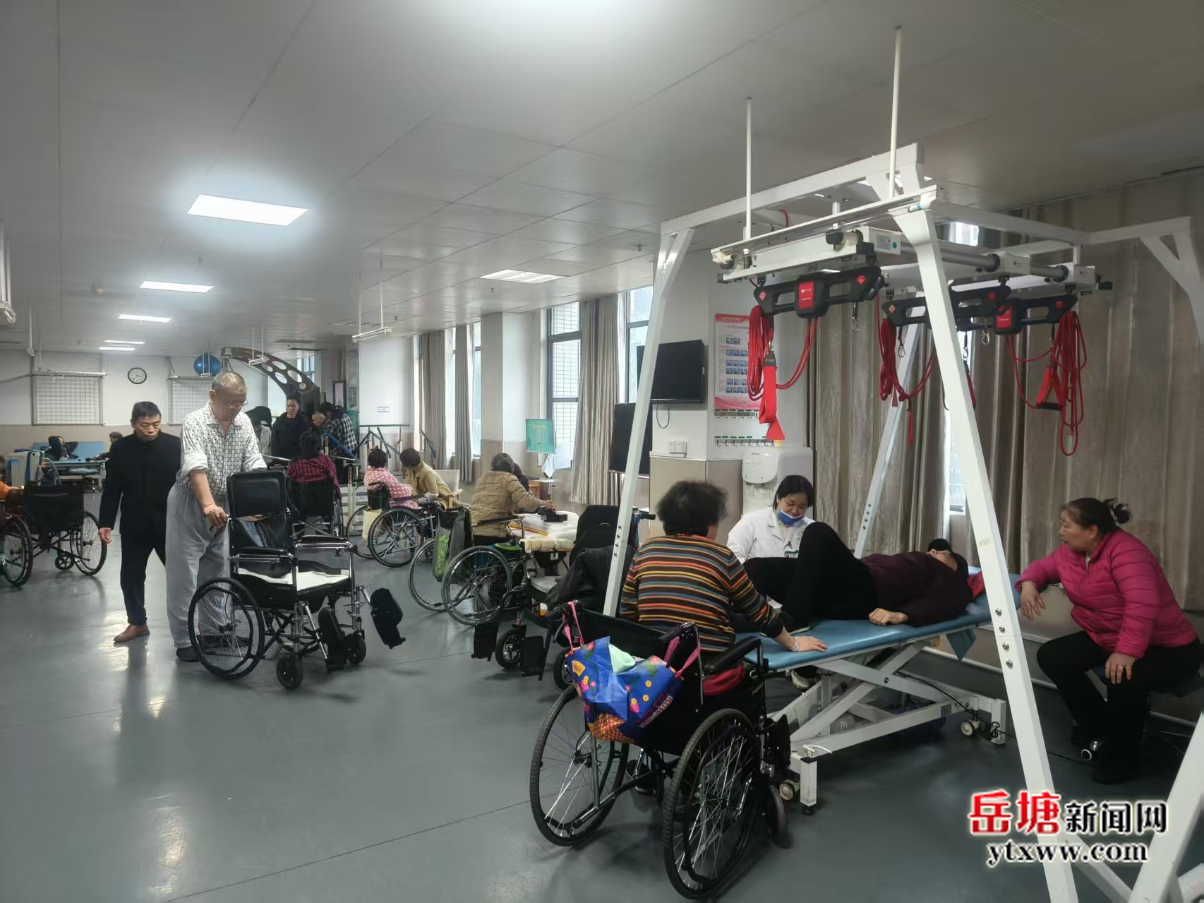 岳塘區(qū)：家門口的康復(fù)服務(wù)讓殘疾人幸?！盁o(wú)礙”