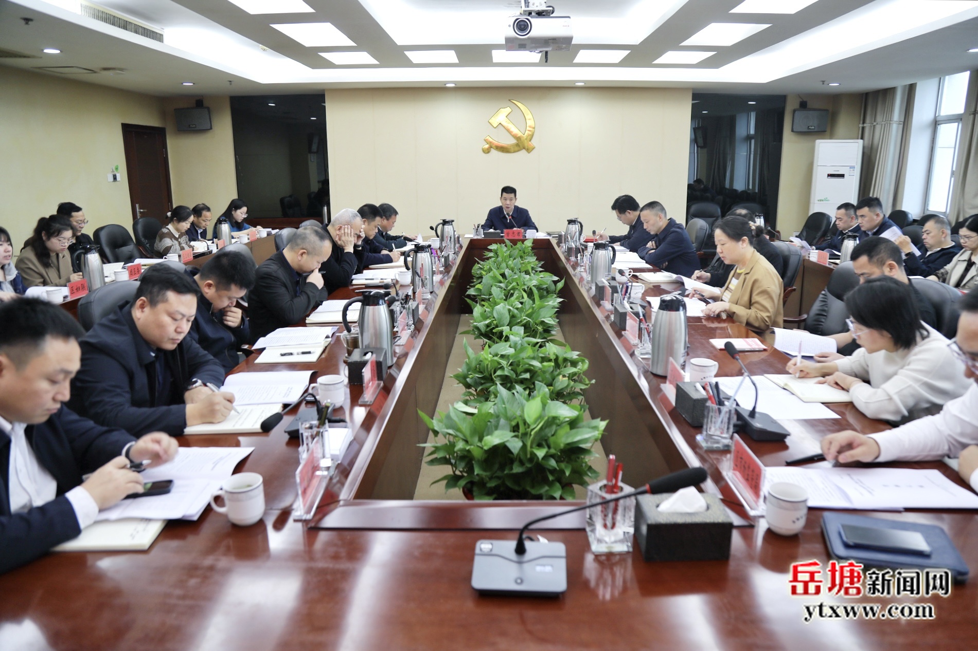 岳塘区委统一战线工作领导小组2026年第一次全体会议召开