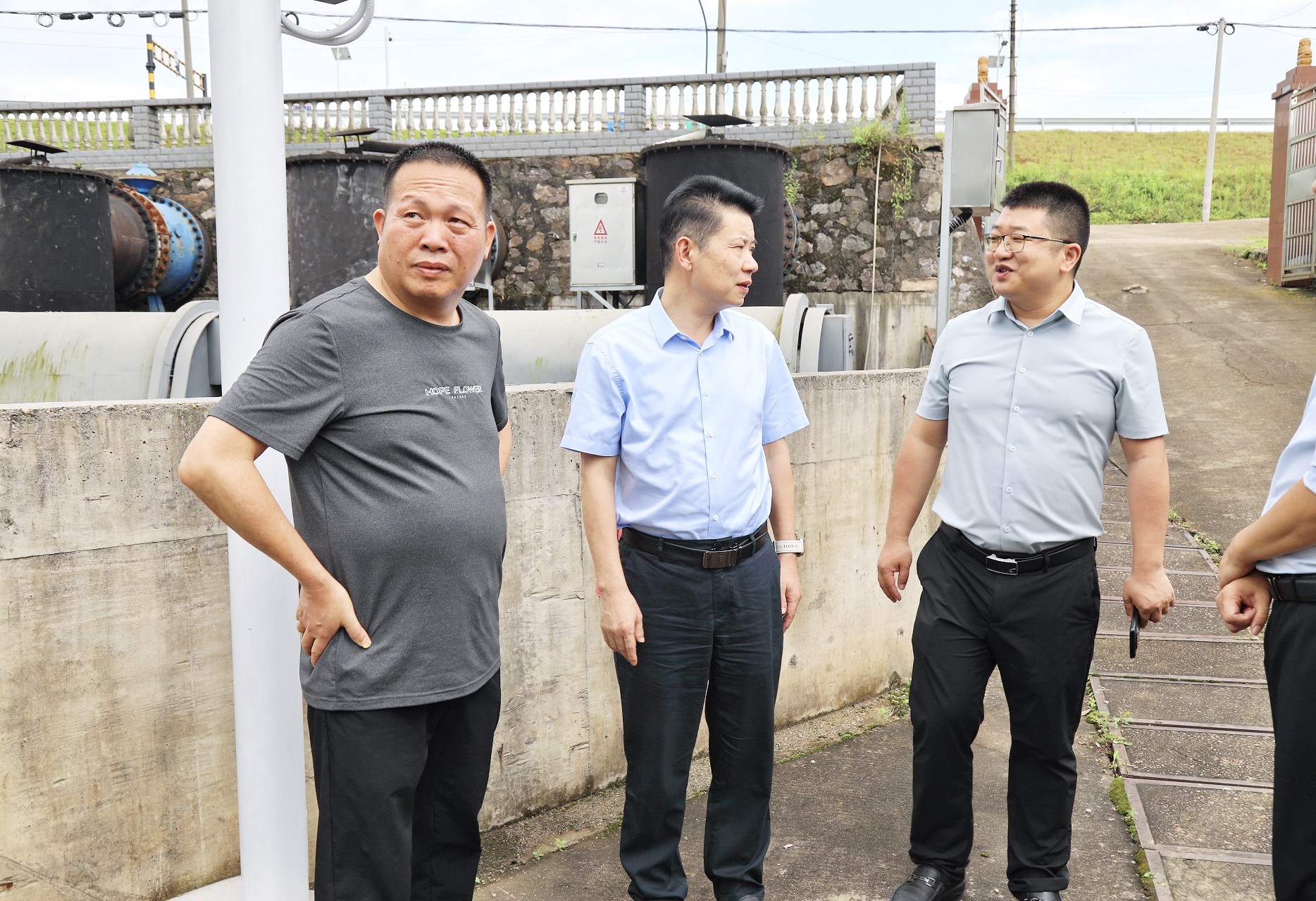 曾志君“四不兩直”督導(dǎo)防汛備汛和安全穩(wěn)定工作