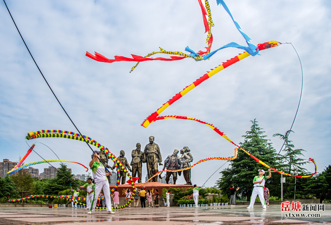 龍舞蓮城承非遺 光影逐夢迎旅發(fā)