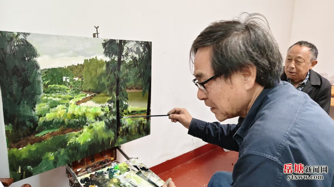 岳塘区美术家协会开展隐山写生采风活动