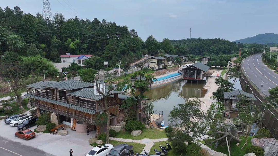 第六届湖南旅游发展大会丨归隐松涧·理想村落：一境成型 两期绽放 绘就乡村文旅新图景