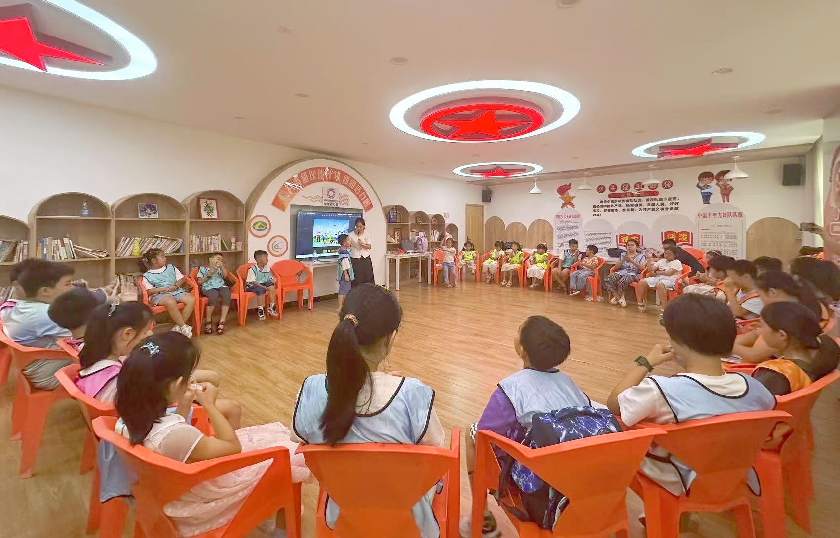 四维聚力深耕关心下一代事业 云峰社区暖心护航青少年成长