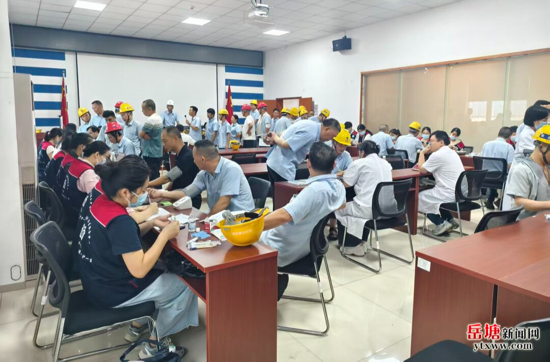 下摄司街道社区卫生服务中心：心系职工送健康 上门服务惠企业