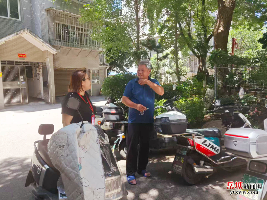 飞机坪社区：织密安全防护网 点亮百姓 “平安灯”
