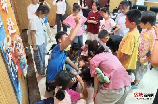红旗社区暑期托管开班护航 防溺安全教育守护平安