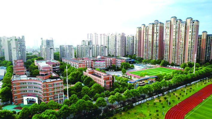 【湘潭日报】承霞城文脉 燃炬火初心 ——湘潭市岳塘区火炬学校二十载高质量办学成果纪实