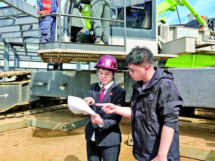 【湘潭日报】跨省奔袭3000公里 查扣6台涉案设备  岳塘法院执行局硬核护航企业发展
