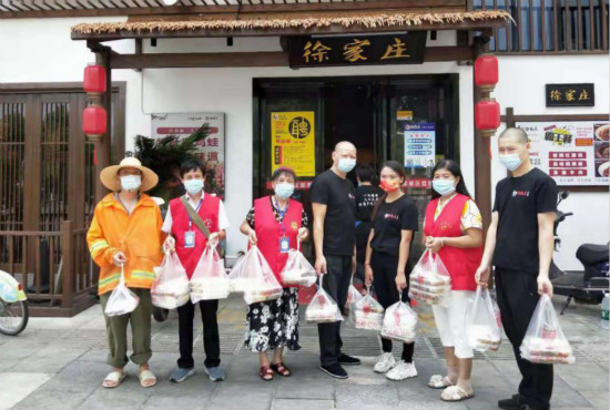 愛心餐館免費(fèi)送餐 助力曙光社區(qū)疫情防控