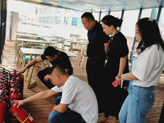 建設(shè)路街道開展蓮城步行街“方橙市”美食街安全生產(chǎn)檢查