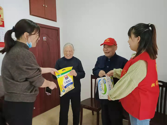 泗神廟社區(qū)多形式開展“敬老月”活動