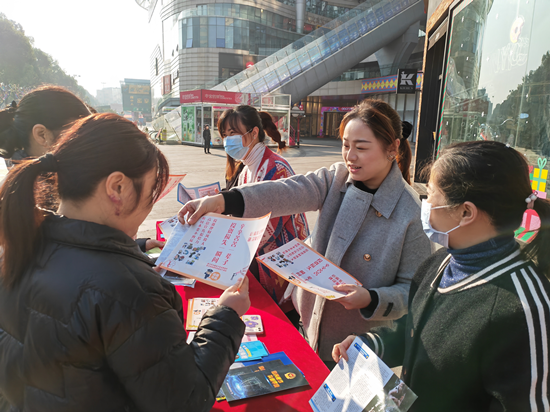 霞光社區(qū)積極開展打擊非法集資宣傳活動