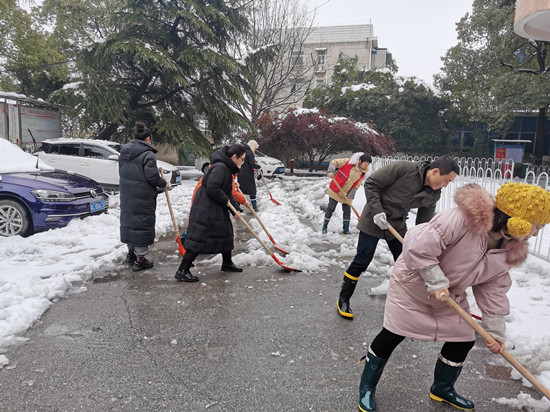 建設路街道：多舉措應對低溫雨雪天氣