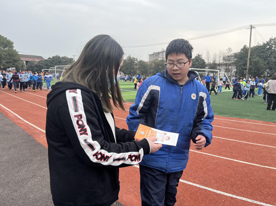 江濱社區(qū)開展禁毒宣傳進校園活動