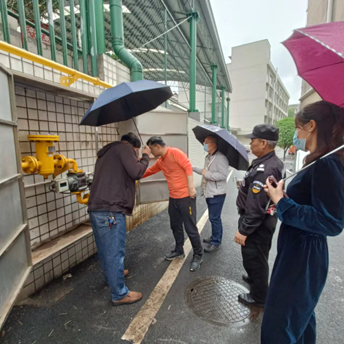 東坪街道開展節(jié)前人員密集場所走訪排查